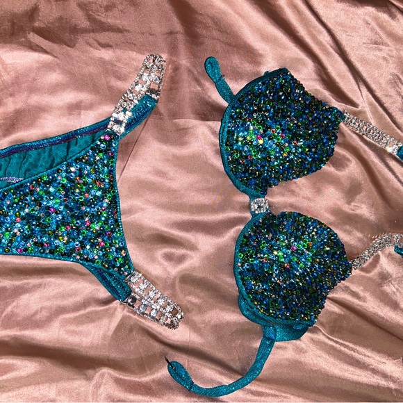 Npc bikini - Picture 3 of 12